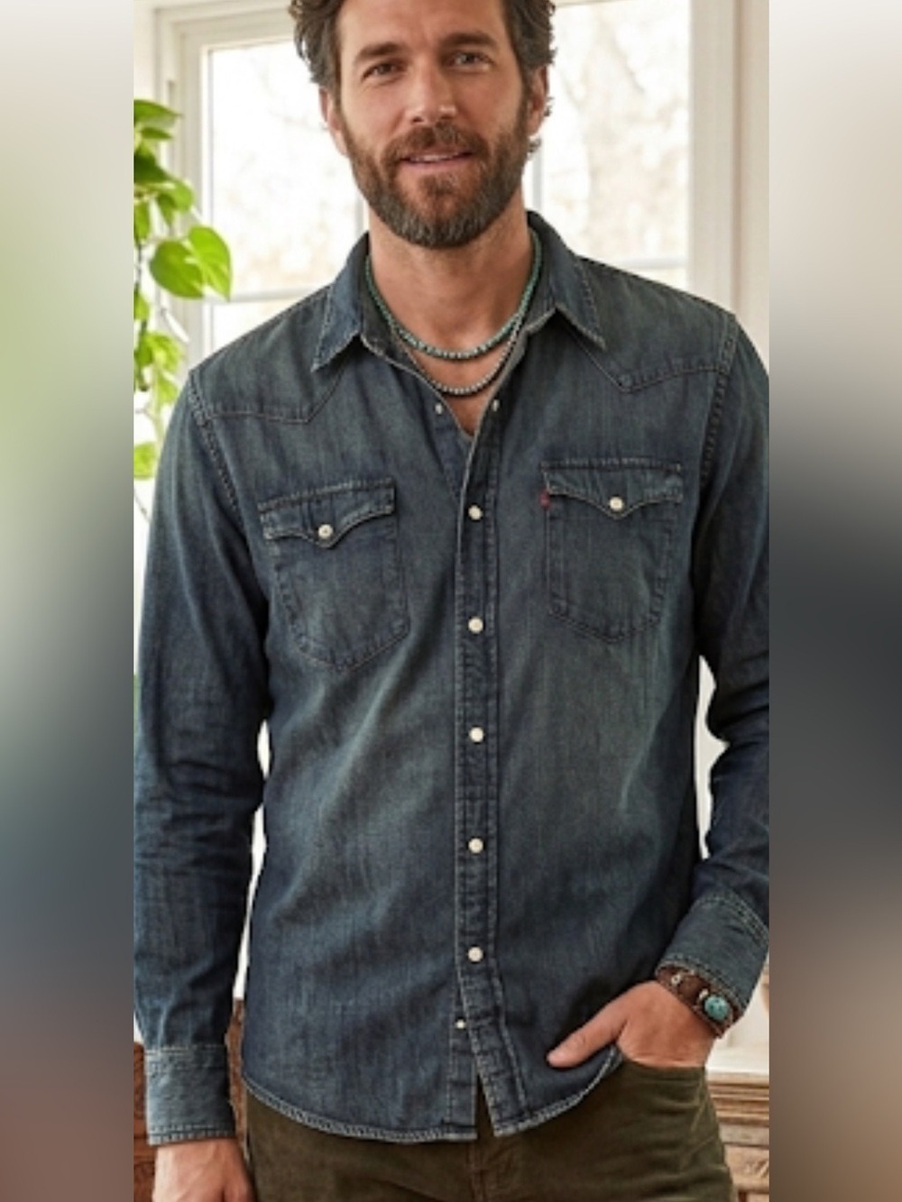 Western Style Denim Button-Up Shirt Medium Wash – sz XL – Levi’s